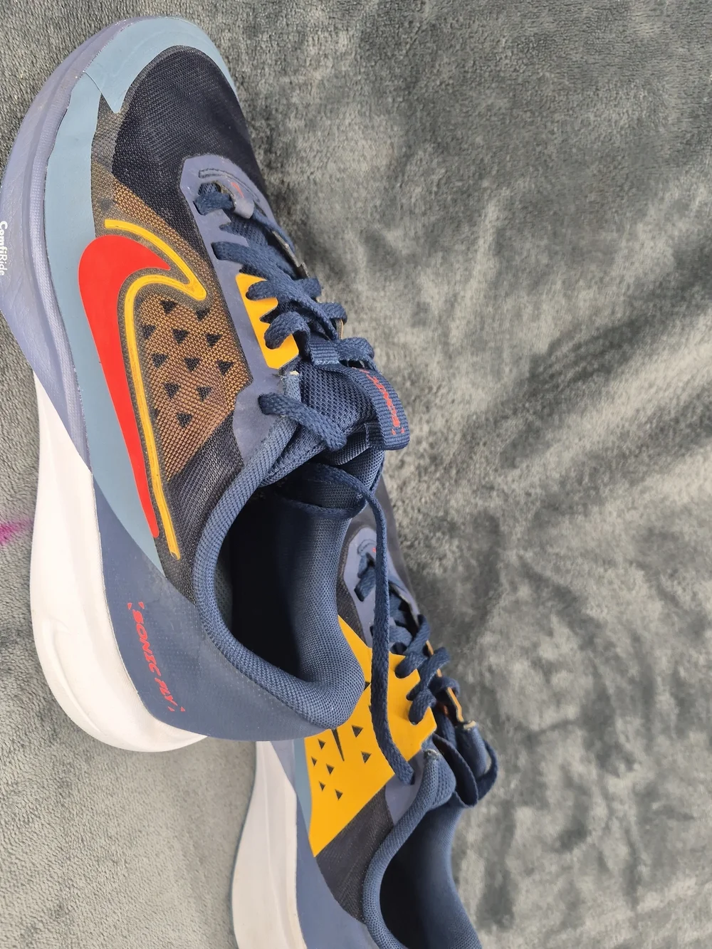 Nike Sony Fly Running Shoes Navy Mesh Bright Yellow Midfoot Suze 4.5 Youth
